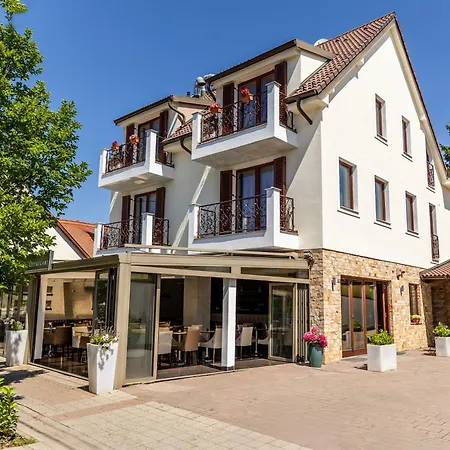 Mirage Hotel Sarvar-2