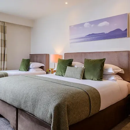 Manor West Hotel & Leisure Club-3
