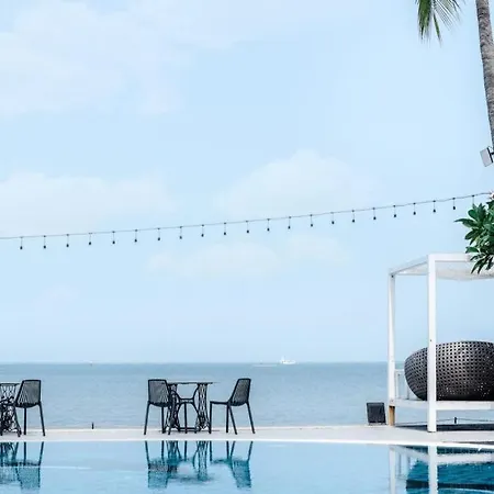 The Loft Seaside Sriracha Hotel-3
