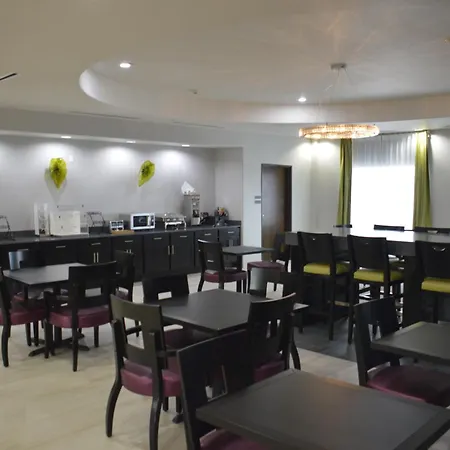 Best Western Plus Dilley Inn & Suites-2