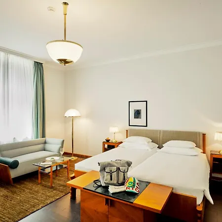 Parkhotel Laurin-2