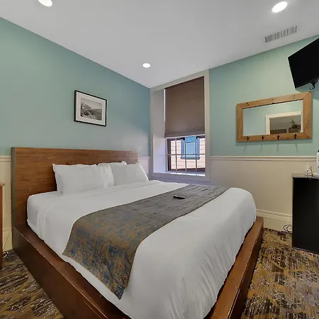 The Groveland Hotel-2