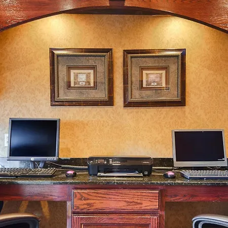 Best Western Plus Crown Colony Inn & Suites-2
