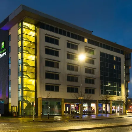 Holiday Inn Express Lincoln City Centre By Ihg-2