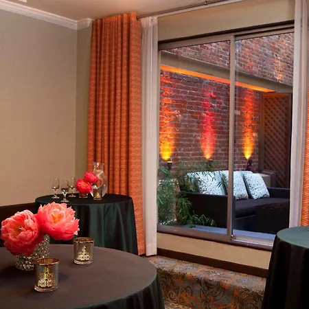 Hotel Triton-2