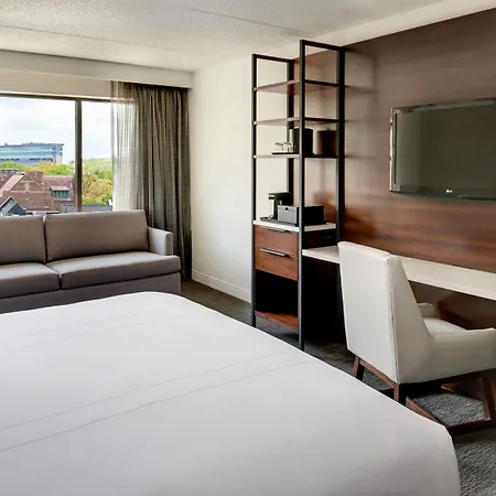 Marriott East Lansing At University Place-3