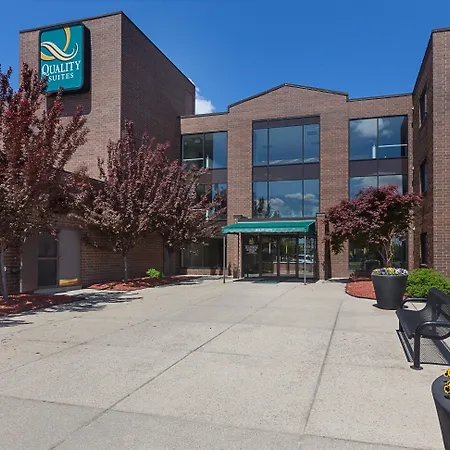Quality Suites Lansing West-2