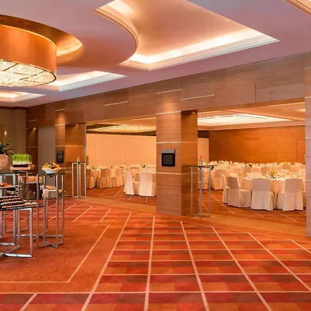 Sheraton Dubai Creek Hotel & Towers-3