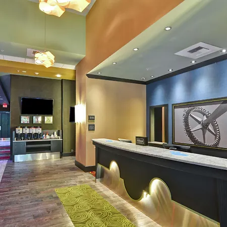 Hampton Inn & Suites Crabtree-2