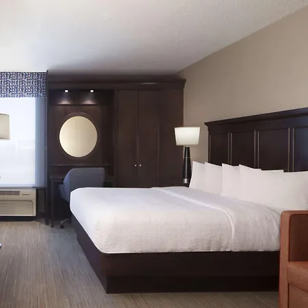 Hampton Inn Evansville-2