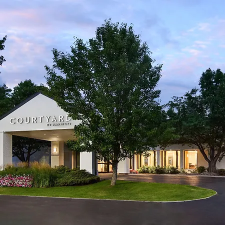 Courtyard By Marriott Fort Collins-3