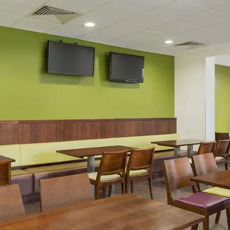 Days Inn Magor-2