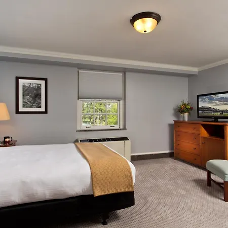 Gideon Putnam Resort & Spa-2