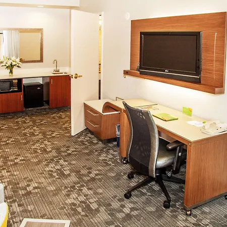 Courtyard By Marriott Rocky Mount-3