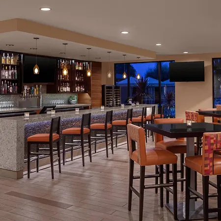 Delta Hotels By Marriott Anaheim Garden Grove-3