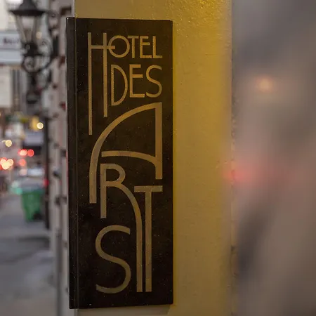Hotel Des Arts-3