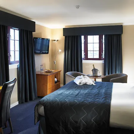 Stirling Highland Hotel- Part Of The Cairn Collection-2