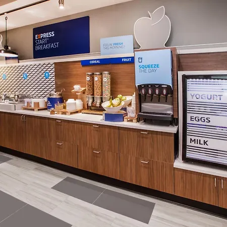 Holiday Inn Express Holland By Ihg-2
