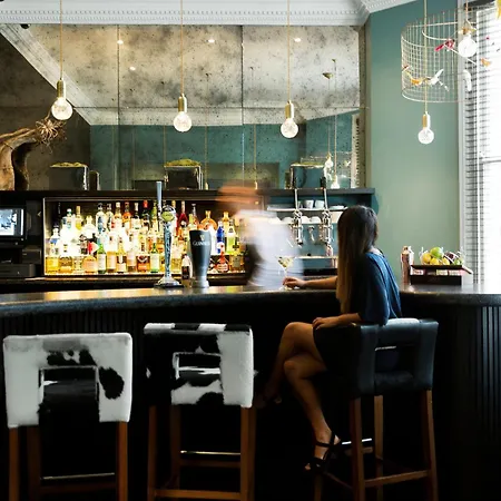 The Lodge Hotel - Putney-3