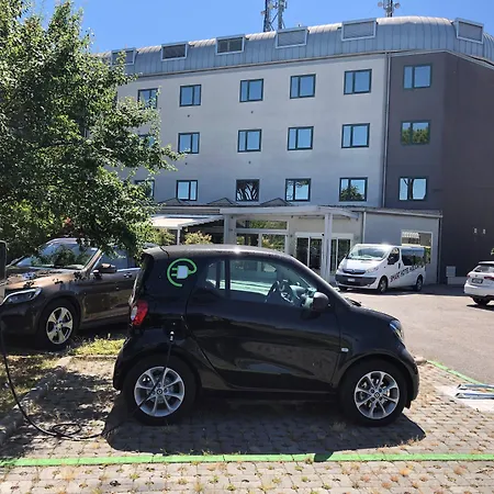 Smart Hotel Holiday-3