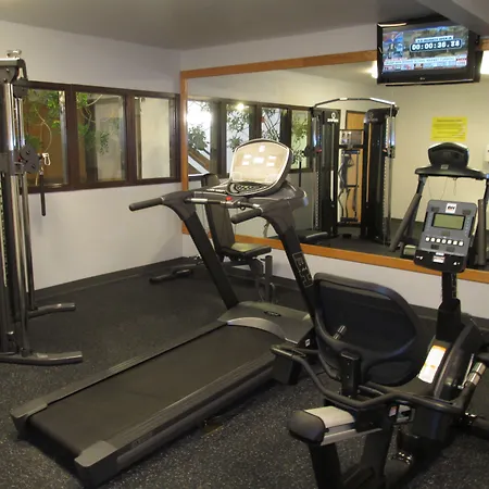 Super 8 By Wyndham Columbus-3