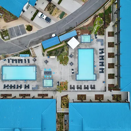 Lakehouse Resort-2
