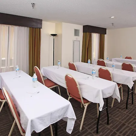 Hampton Inn & Suites Valdosta/Conference Center-3