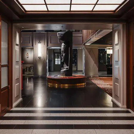 Clarion Hotel Post-2