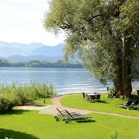 Swiss-Chalet Merlischachen - Romantik Schloss-Hotel Am See-2
