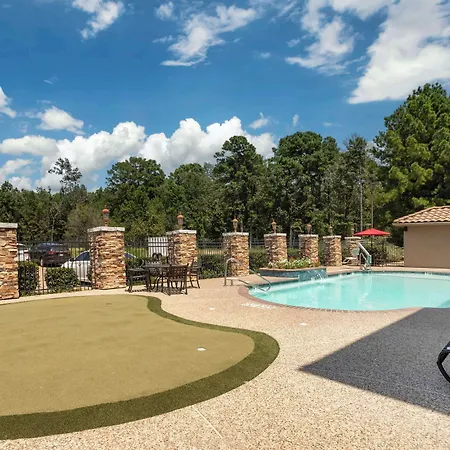 Best Western Plus Crown Colony Inn & Suites-3