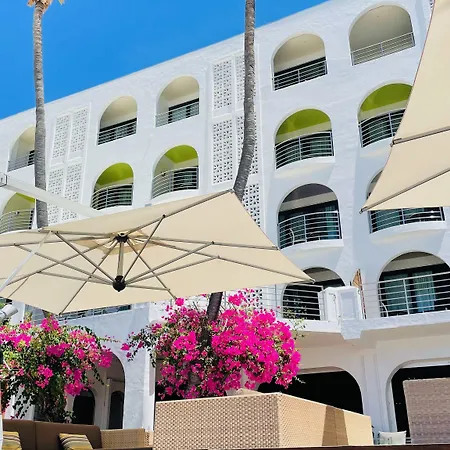 Holland House Beach Hotel-2