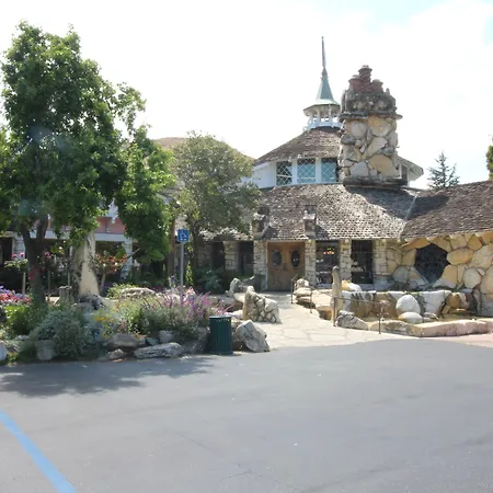 Madonna Inn-3