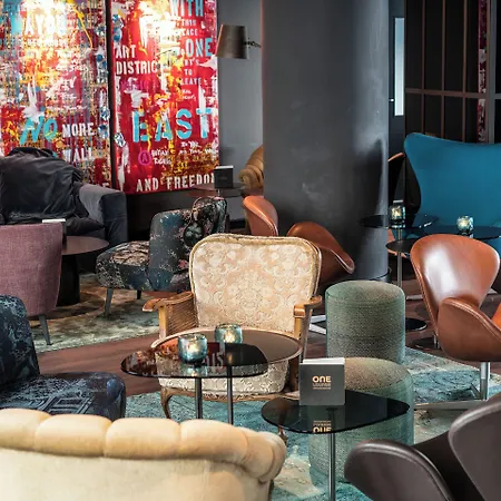Motel One Berlin Mitte-3