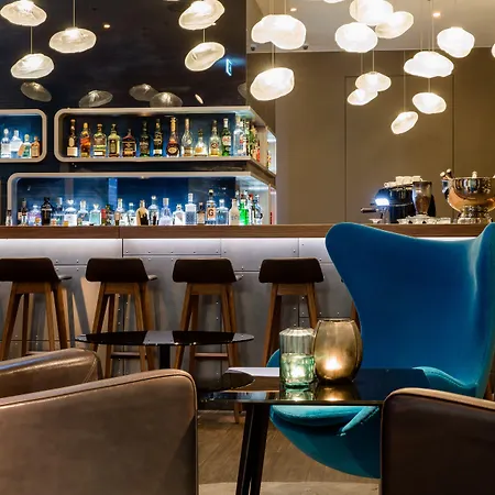 Motel One Frankfurt Airport-3
