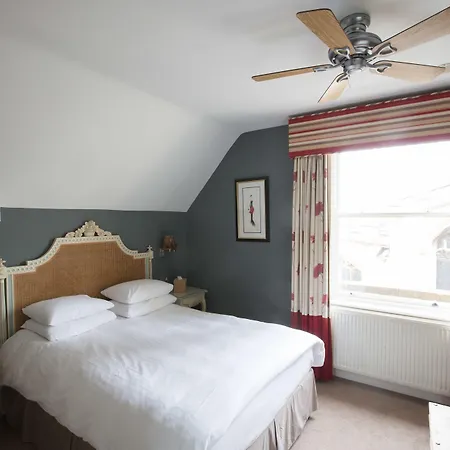 Crown Hotel-2