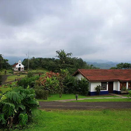 Villa Blanca Cloud Forest Hotel & Retreat-3
