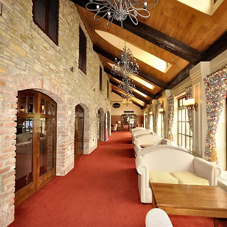 Mulroy Woods Hotel-2