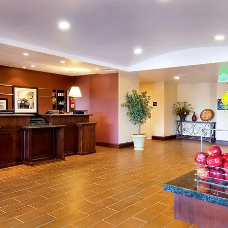 Hampton Inn & Suites Lodi-3