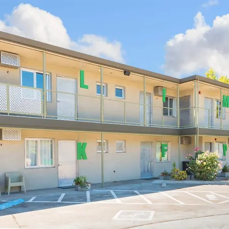 The Greens Hotel On Del Paso-2