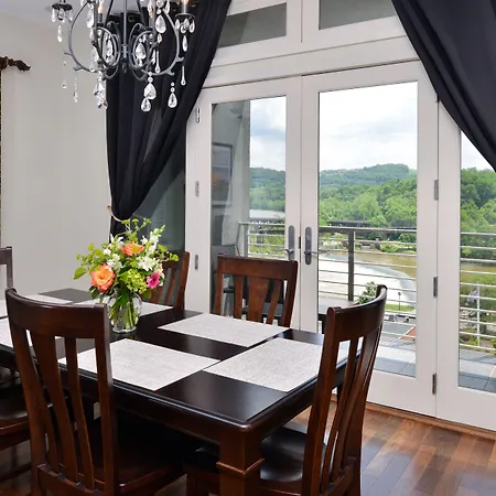 Grand Eastonian Hotel & Suites-2