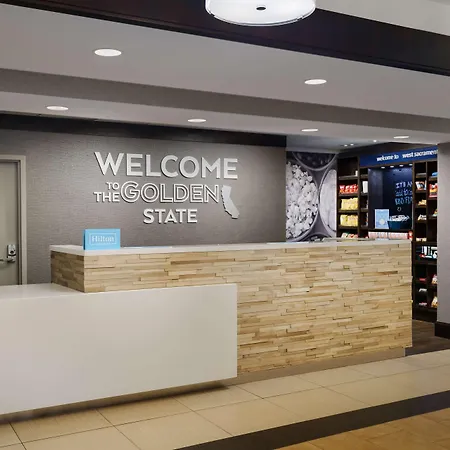 Hampton Inn & Suites West Sacramento-3
