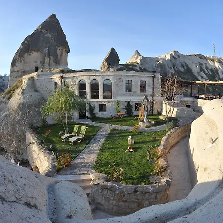 Traveller'S Cave Hotel-3