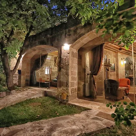 Traveller'S Cave Hotel-2