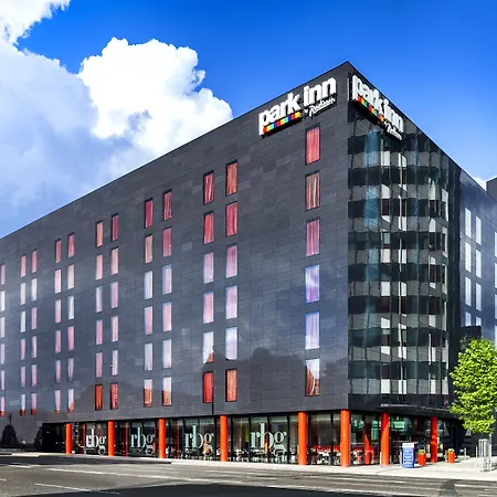 Radisson Hotel Manchester City Centre, A Verified Net Zero Hotel-3