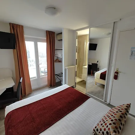 Logis Hôtel Les Bleuets-2