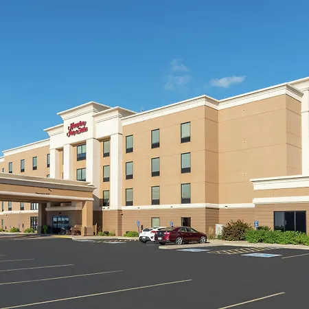 Hampton Inn & Suites Marshalltown-2