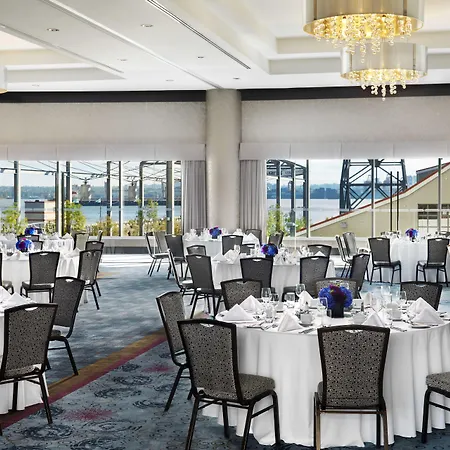 Pinnacle Hotel At The Pier-2
