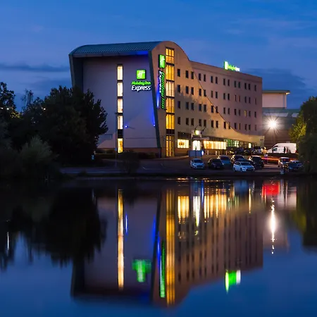 Holiday Inn Express Tamworth By Ihg-2