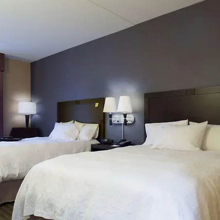 Hampton Inn & Suites Vineland-3