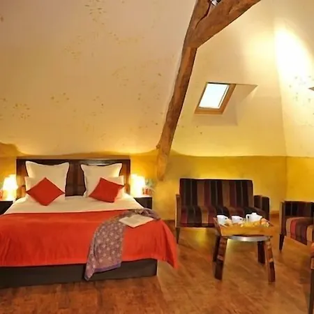 Hotel O2B Aux Berges de Brocéliande-3